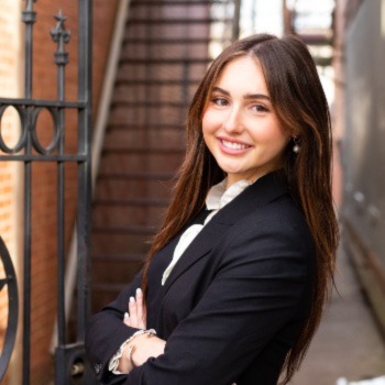 Lauren Ercolani - Social Media Assistant